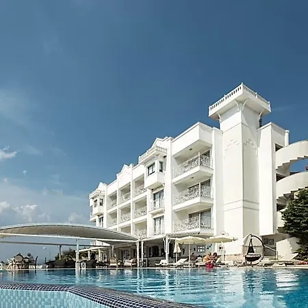 Lavista Boutique מלון 4*
