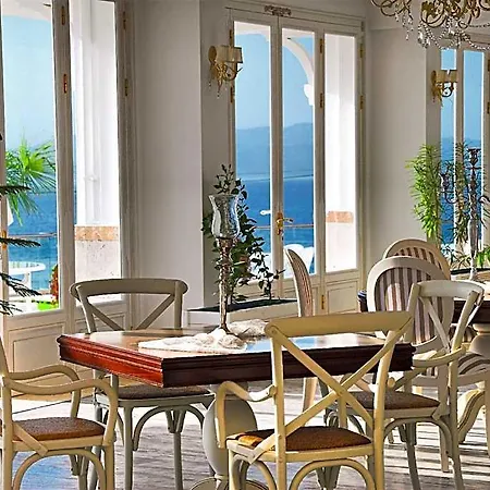 Lavista Boutique מלון 4*